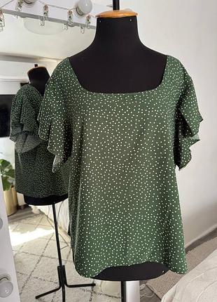 Зеленая блуза с коротким рукавом