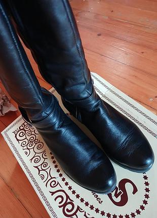 Чоботи шкіряні чорні у 38 розмірі, ідеальні