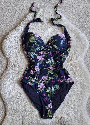 Слитный купальник