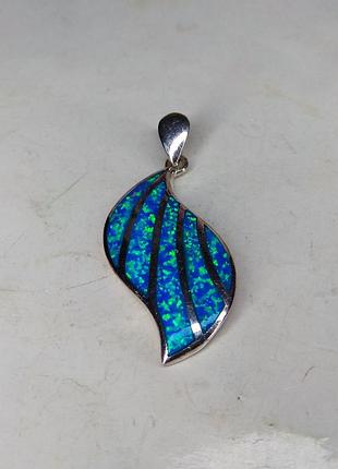 Серебряный кулон с голубым опалом