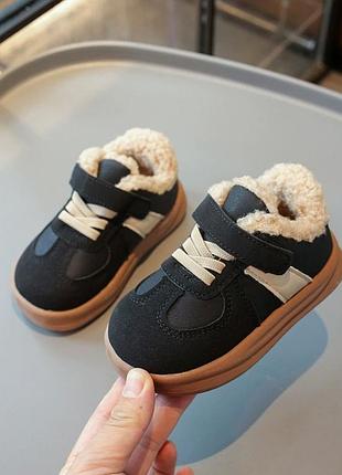 Теплые кроссовки