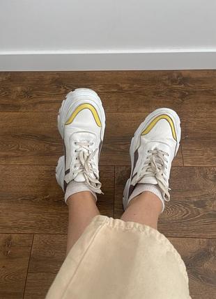 Шкіряні кросівки