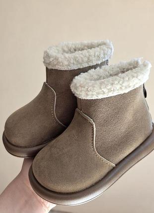 Дитячі черевички угі для дівчинки