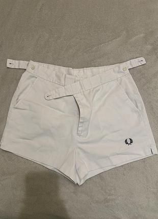 Літні білі шорти