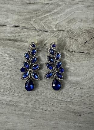 Сережки з штучними каменями легкі