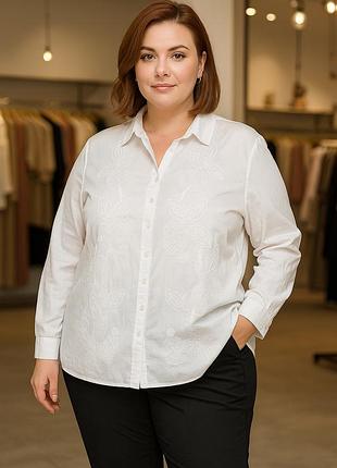 Ніжна біла жіноча сорочка з довгим рукавом та вишивкою зі 100% бавовни