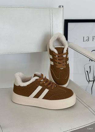 Утепленные кроссовки