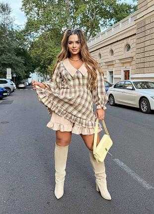 Трендовое женское платье в клетку с шортиками