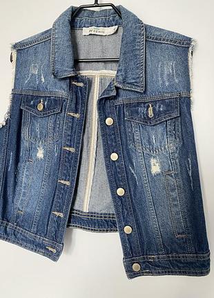 Жіночий джинсовий жилет