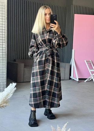 Стильна максі сукня-сорочка в клітинку