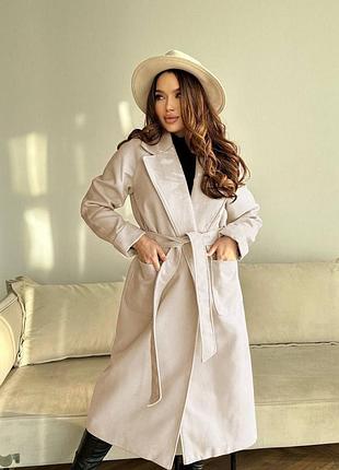 Класичне кашемірове пальто на запах базового крою з поясом та великими кишенями