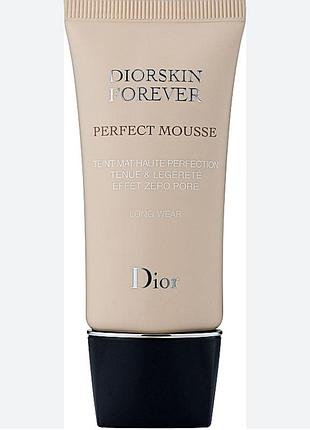 Тональний мус dior diorskin forever perfect mousse