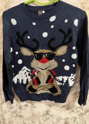 Новорічний светр з оленем