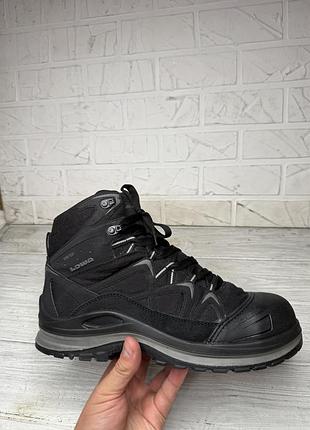 Черные рабочие ботинки lowa gtx gore-tex ( защищен носок )