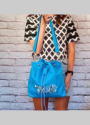 Елегантна українська сумка через плече з приголомшливою вишивкою стрічками - ідеальний подарунок для неї! вишивка стрічками. зроблено в україні.