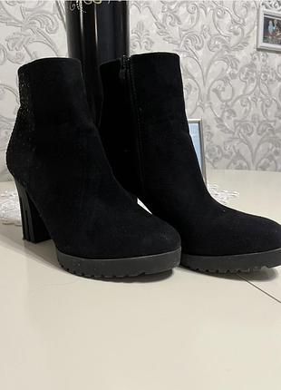 Черевички жіночі