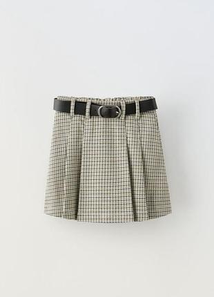 Юбка-шорты с ремешком на девушку