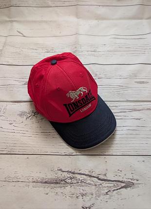 Красная кепка, бейсболка lonsdale