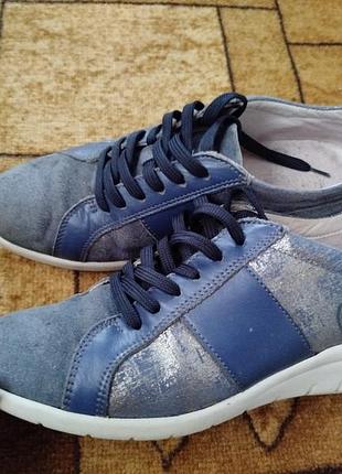 Кросівки, закриті туфлі, мокасини з натуральної шкіри та замші стан ідеальний розмір 37