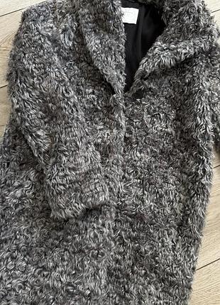 Шубка жіноча дефект на фото