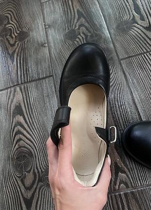 Дитячі туфлі , кожа , 31 розмір ) влягнені 2 рази в ідеальному стані !