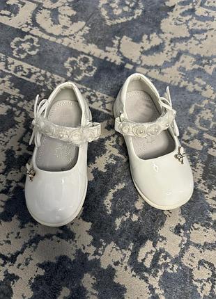 Туфлі для дівчинки