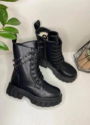 Зимові черевики на дівчинку