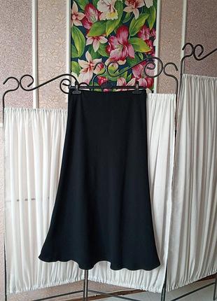 Стильна чорна юбка міді в полоску marks & spencer.