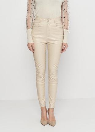 Бежеві книги штани з текстурою зміїної шкіри missguided