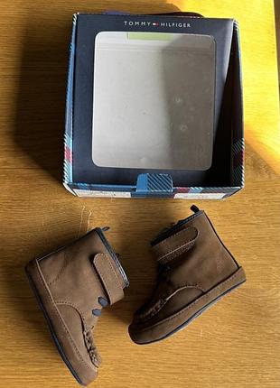 Осінні черевики для малюків на блискавці tommy hilfiger