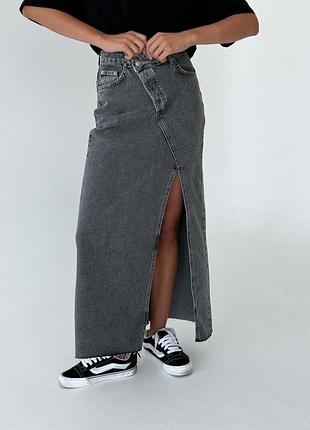 Джинсова спідниця на високій посадці з боковим розрізом для ніжки