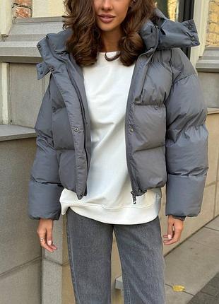 Женский качественный теплый укороченный дутый пуховик пуфер куртка курточка серый