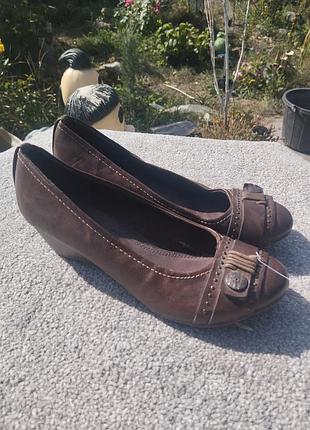 Жіночі туфлі