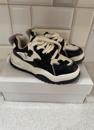 Кросівки зимові жіночі