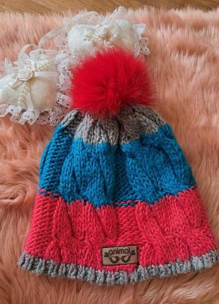 Яскрава шапочка