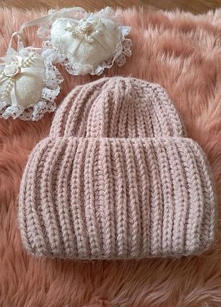 Объемная теплая шапочка