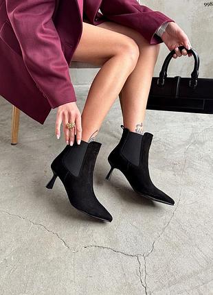 Замшеві ботильони чорна замша з гострим носиком підбори 6 см
