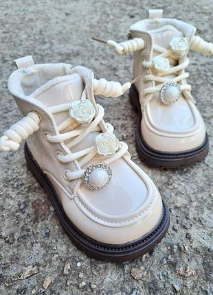 Осінні черевики на дівчинку