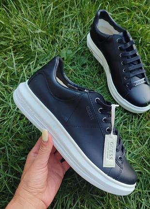 Кожаные кроссовки гуess