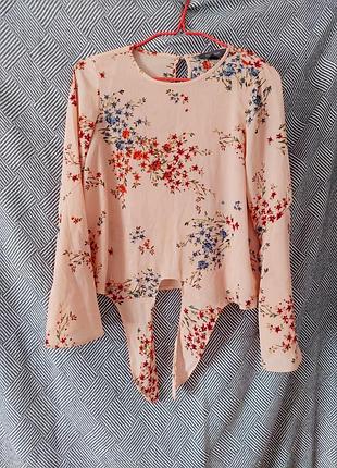 Очень красивая женская блуза с цветочным принтом