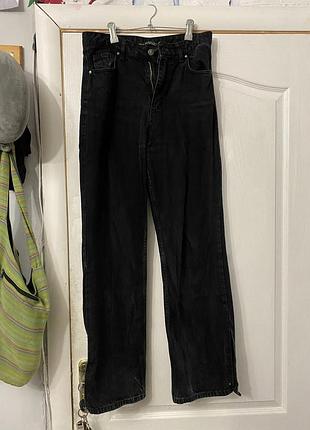 Чорні джинси
