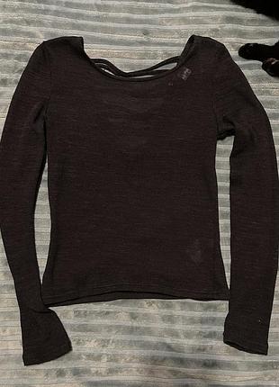 Напівпрозора тепла кофтина з вирізом на спині