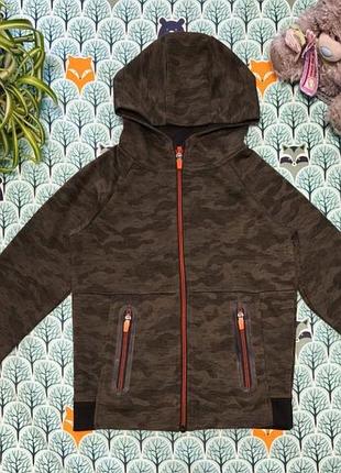 Трикотажная кофта primark на молнии с капюшоном для мальчика возрастом 9-10 лет.