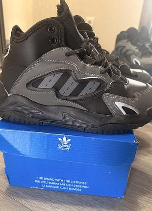 Зимові кросівки adidas
