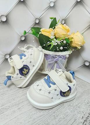 Дитячі кросівки