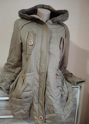 Теплая курточка 46 г.