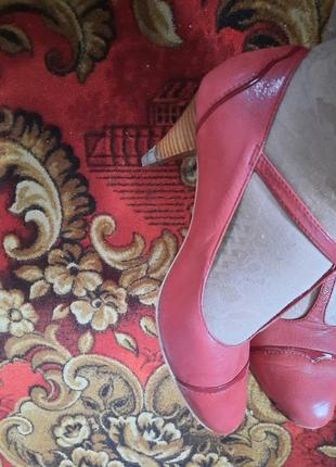 Шкіряні туфлі