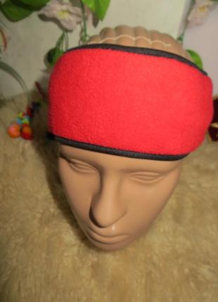 Теплая флисовая повязка на голову,красного цвета.