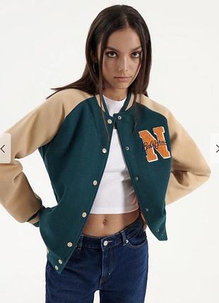 Стильний утеплений бомбер house