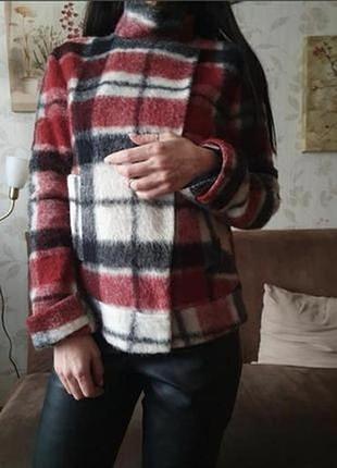 Вовняне вкорочене пальто zara